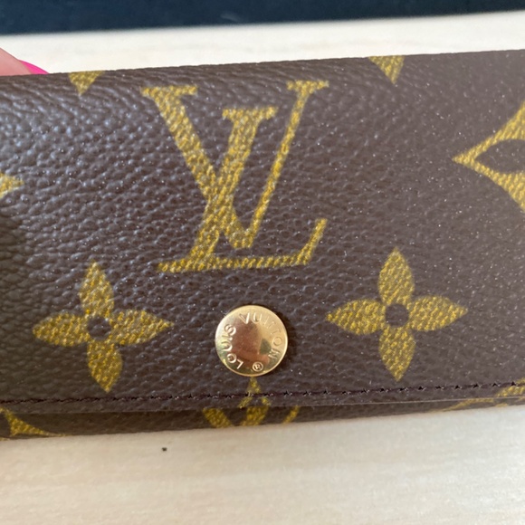 Vintage Louis Vuitton Never used 4 key Holder - Picture 4 of 5